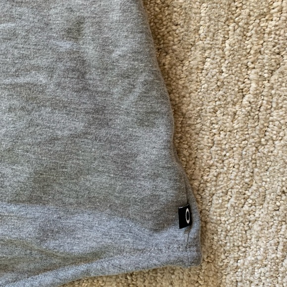 Oakley Sweatshirt - Picture 2 of 4